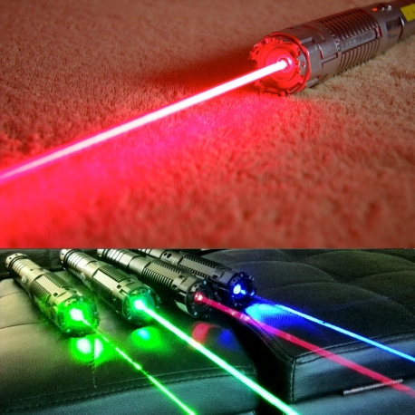 TITAN 650nm red laser pointer in action / TITAN 445nm 520nm 532nm 650nm family