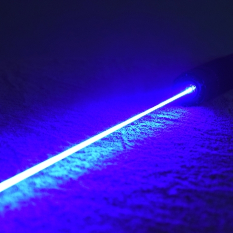 TITAN 462nm blue laser pointer in action top quality -military grade